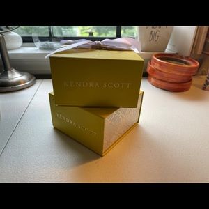 Kendra Scott gift boxes, set of two